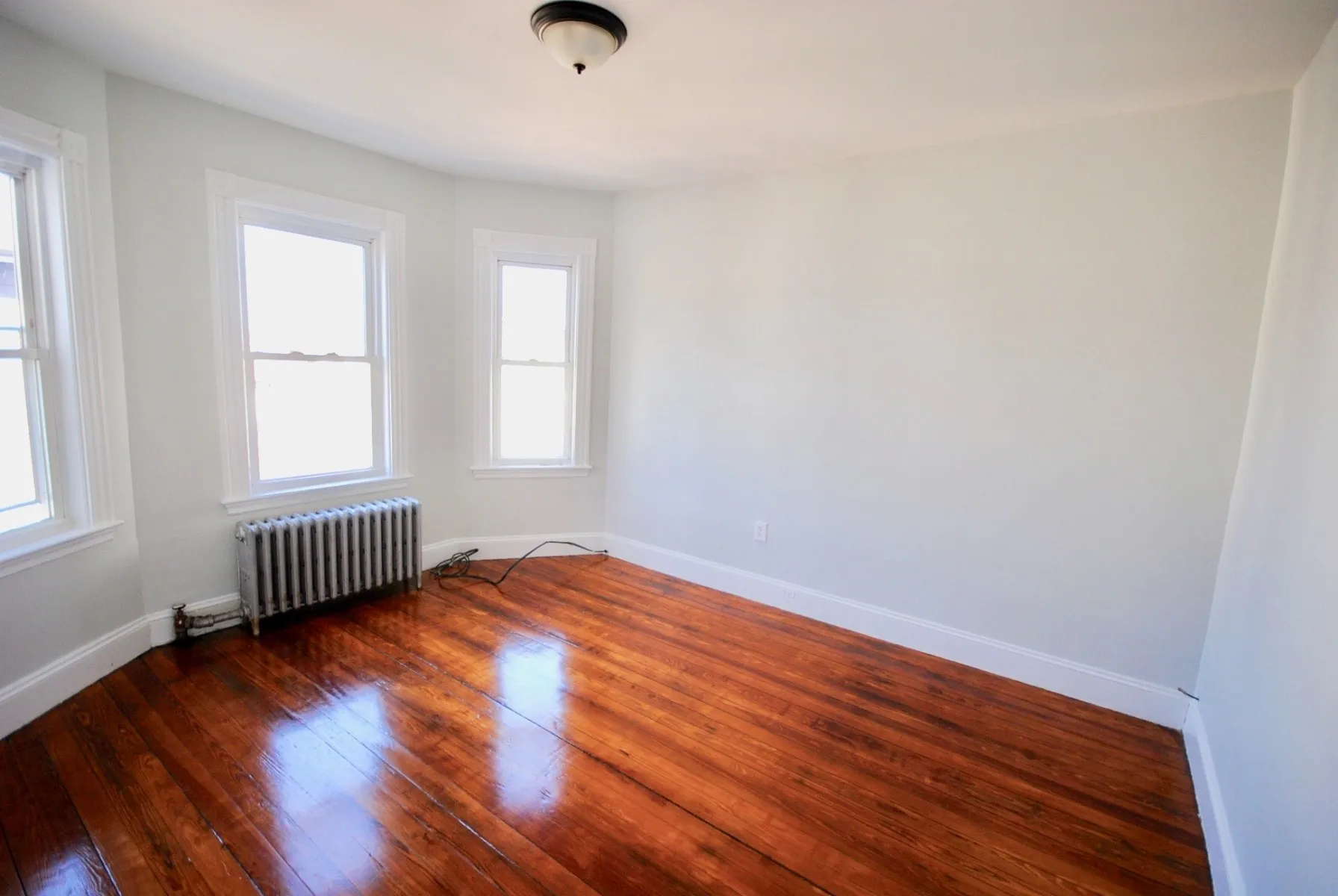 3 bed, 2 bath apartment for rent at 15 Cawfield St Unit 1, Dorchester — photo 2 of 9