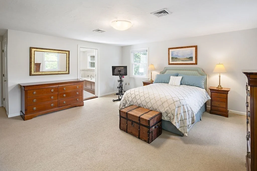 4 bed, 3 bath apartment for rent at 15 Cedar St, Wellesley — photo 9 of 24