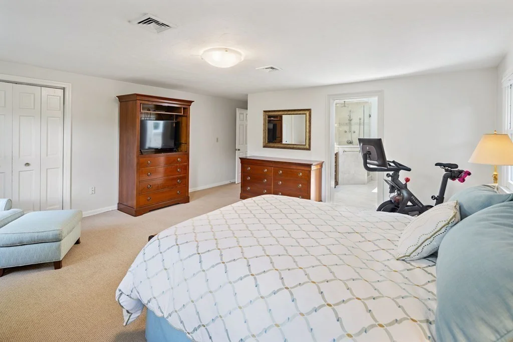 4 bed, 3 bath apartment for rent at 15 Cedar St, Wellesley — photo 8 of 24