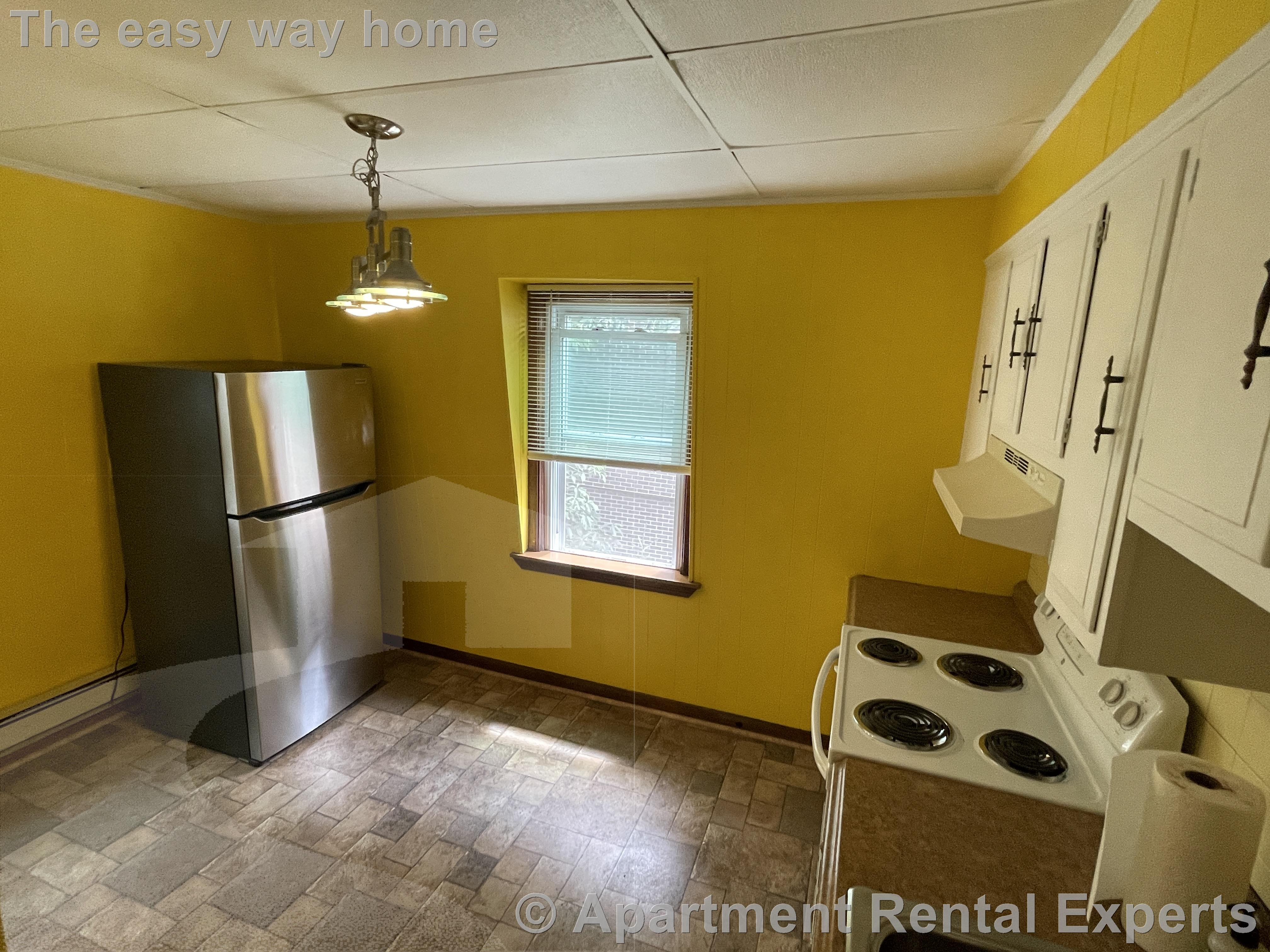 1 bed, 1 bath apartment for rent at 15 Central St Unit 3, Spring Hill — photo 3 of 21