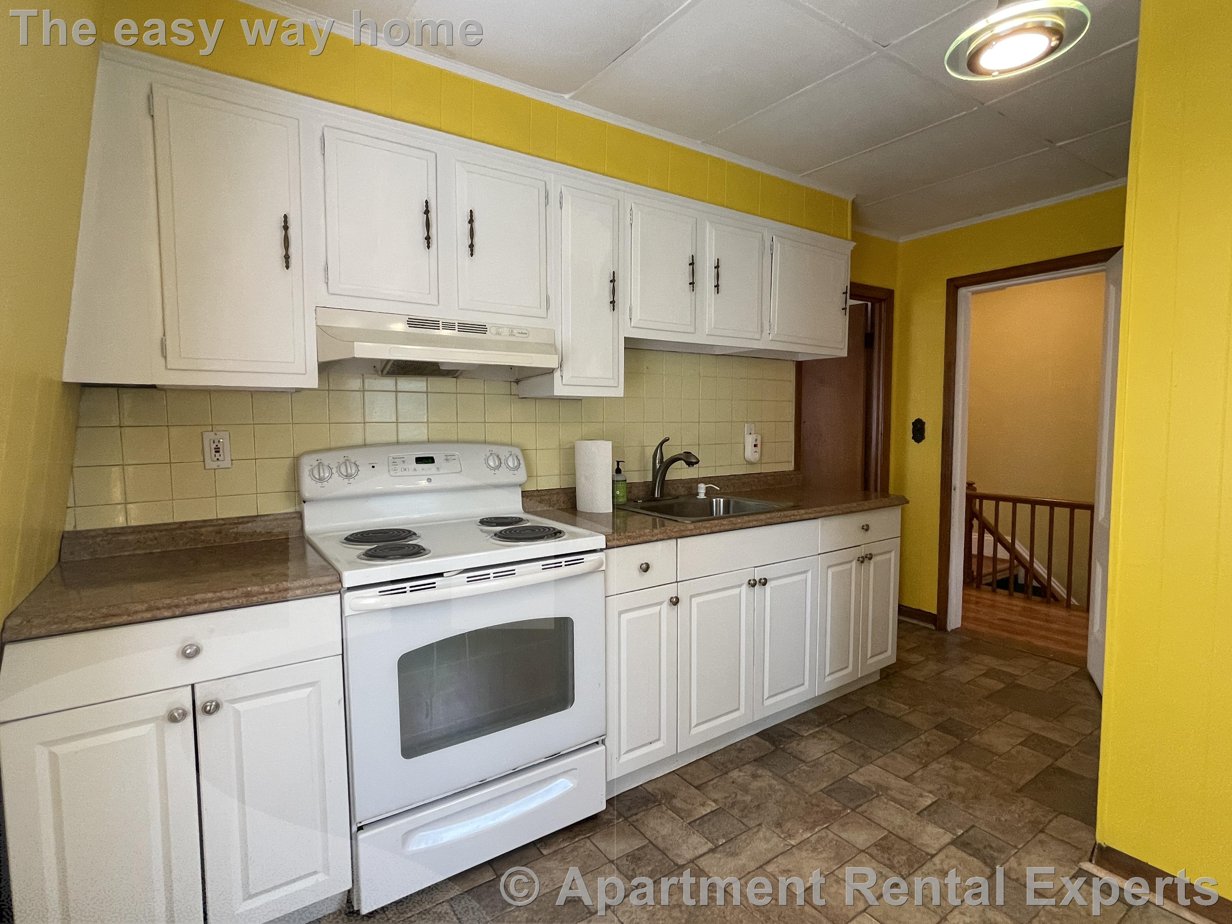 1 bed, 1 bath apartment for rent at 15 Central St Unit 3, Spring Hill — photo 1 of 21