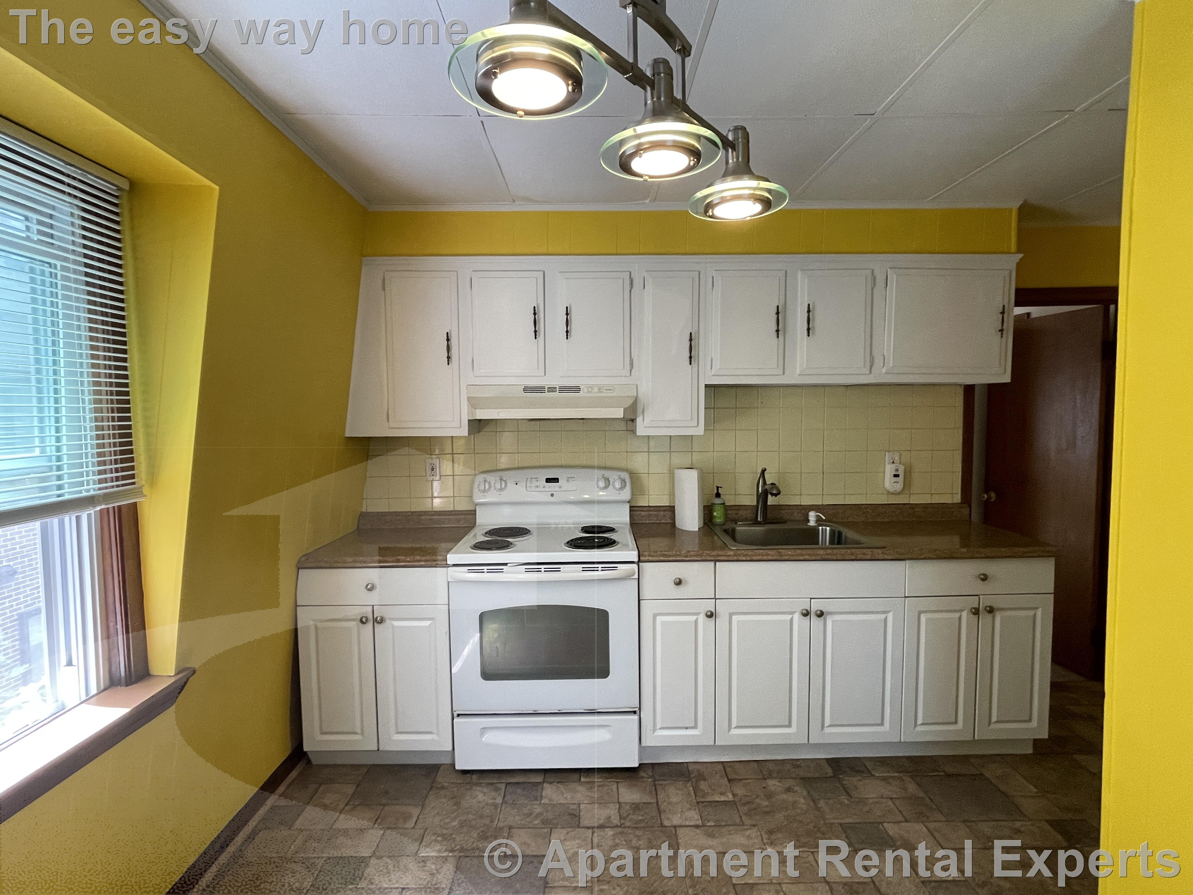 1 bed, 1 bath apartment for rent at 15 Central St Unit 3, Spring Hill — photo 2 of 21
