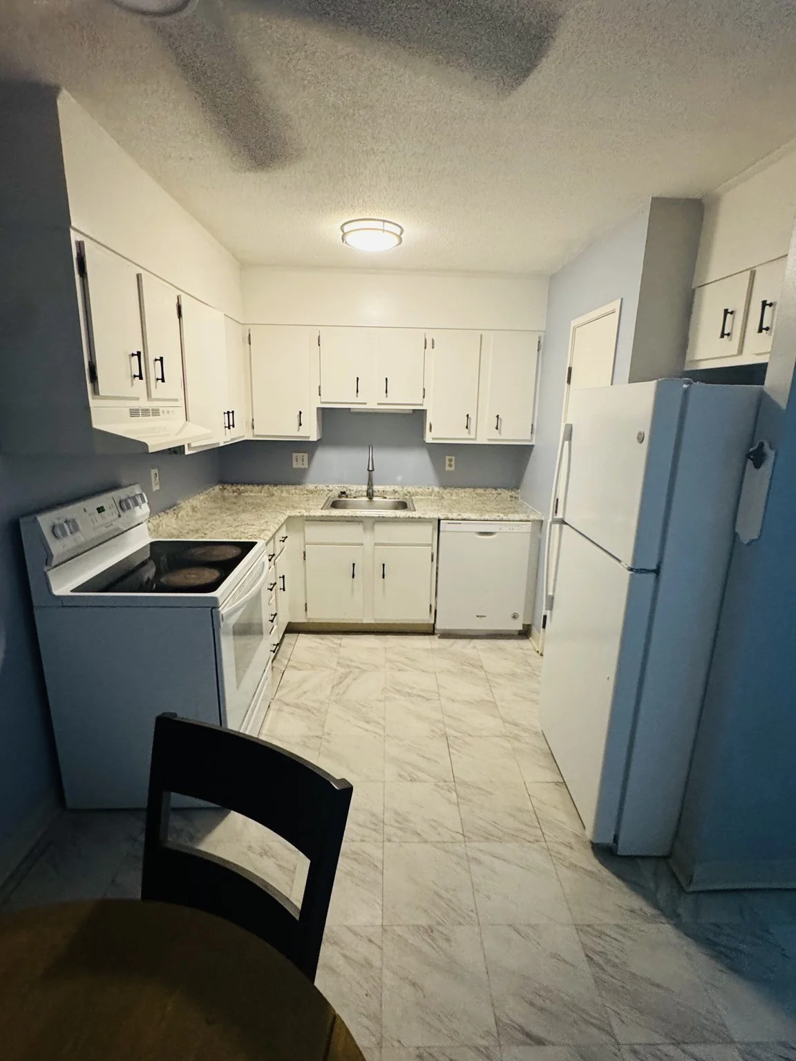 2 bed, 1 bath apartment for rent at 15 Chapel Hill Dr Unit 11, Plymouth — photo 3 of 14