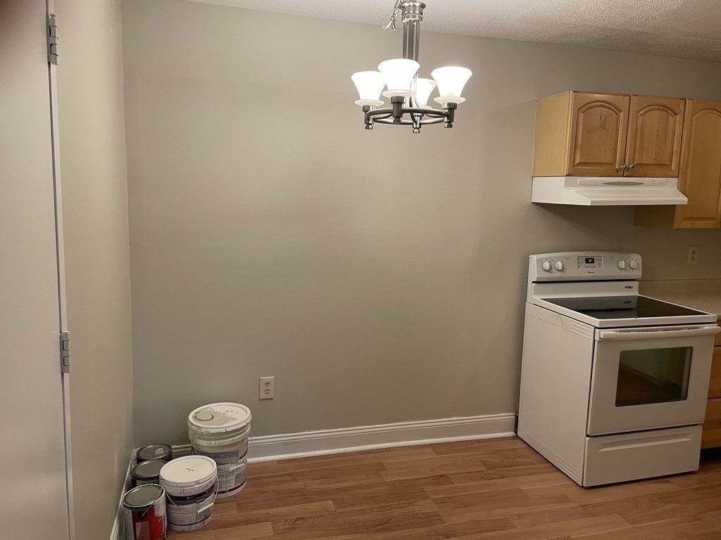 2 bed, 1 bath apartment for rent at 15 Chapel Hill Unit 7, Plymouth — photo 3 of 16