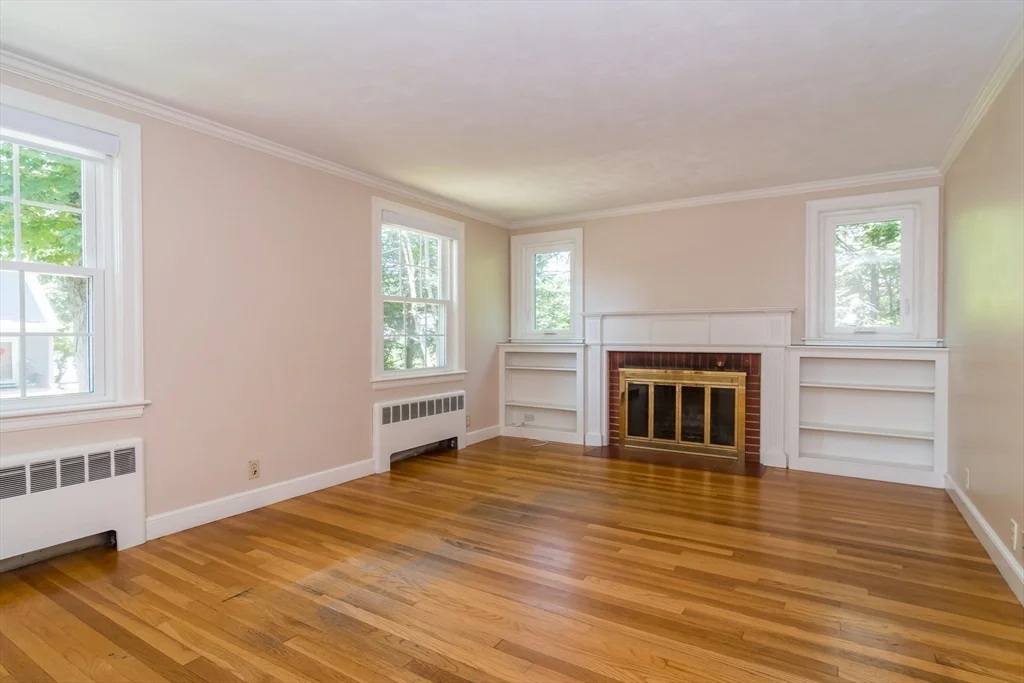 4 bed, 2 bath apartment for rent at 15 Charles St, Natick — photo 4 of 27