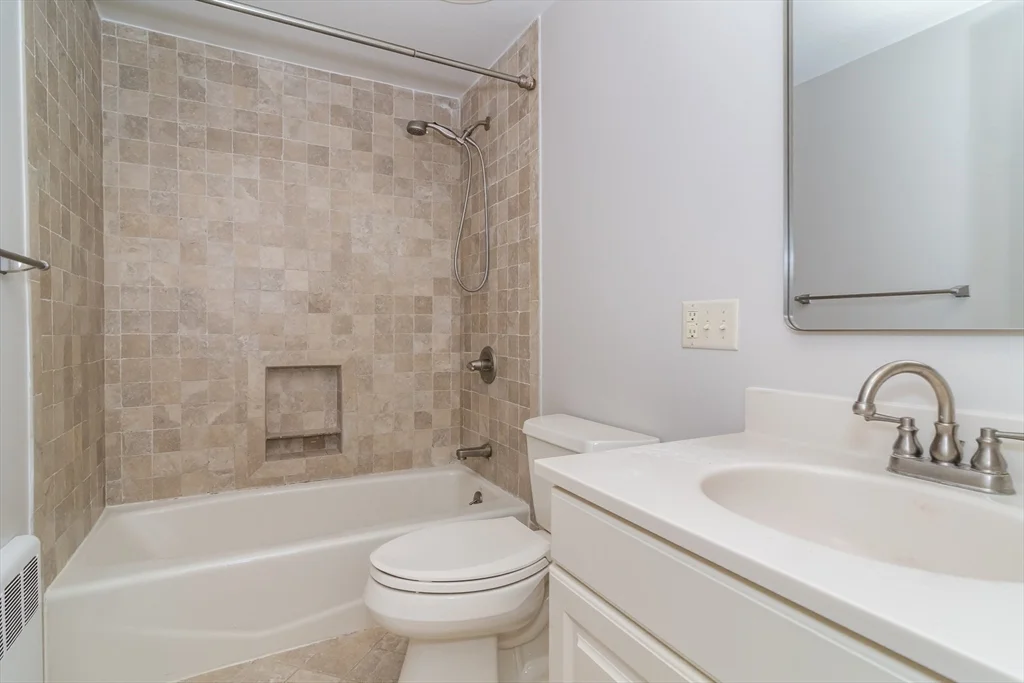 4 bed, 2 bath apartment for rent at 15 Charles St, Natick — photo 11 of 27