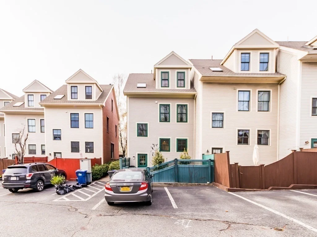 3 bed, 3 bath apartment for rent at 15 Charles St Unit 15, Charlestown — photo 30 of 36
