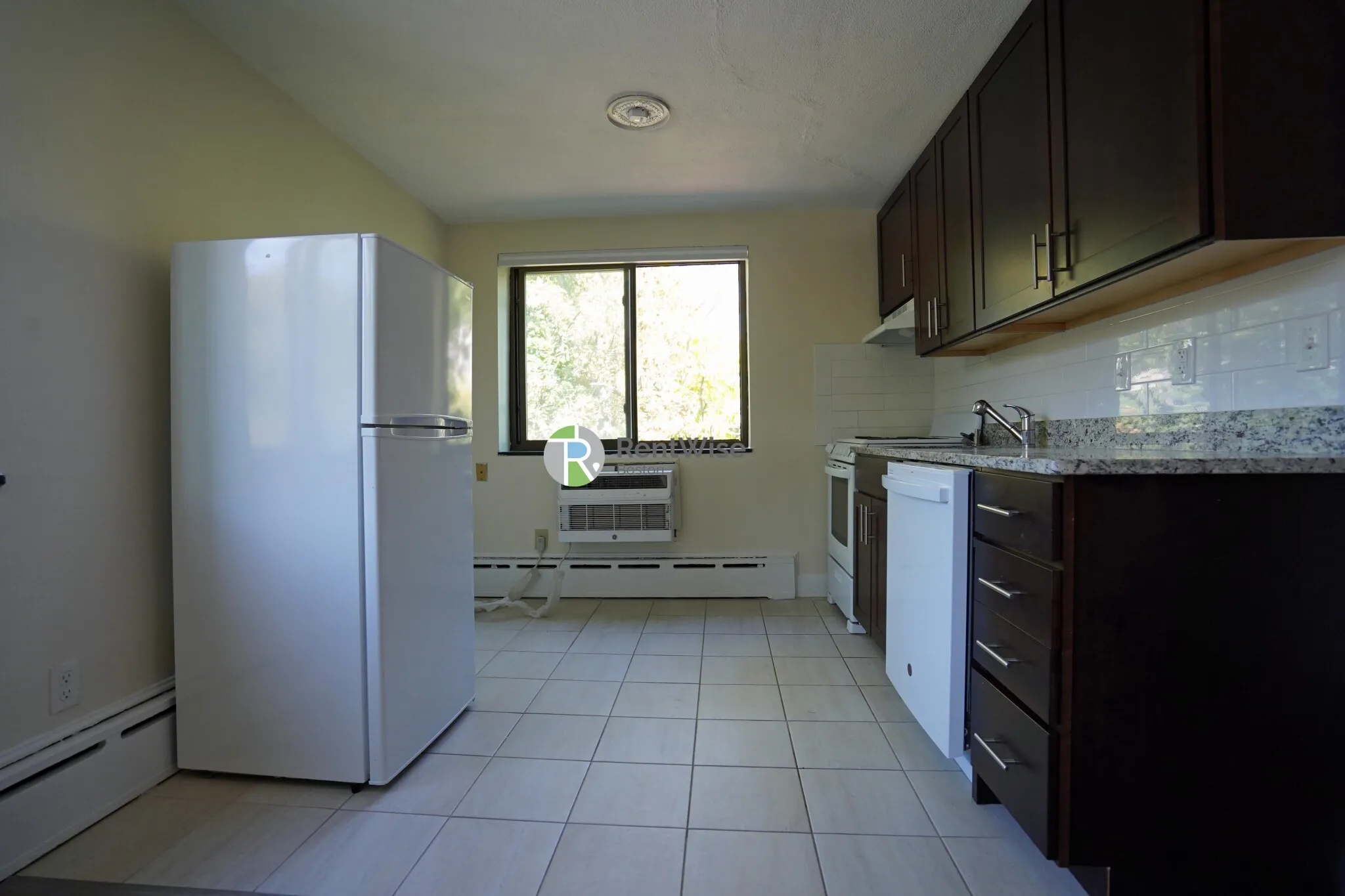 Studio bed, 1 bath apartment for rent at 15 Chester St Unit 37, North Cambridge — photo 3 of 13