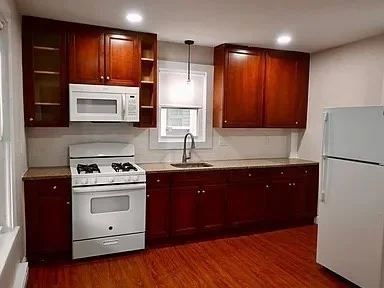 1 bed, 1 bath apartment for rent at 15 Church Ave Unit 2, Woburn — photo 1 of 6