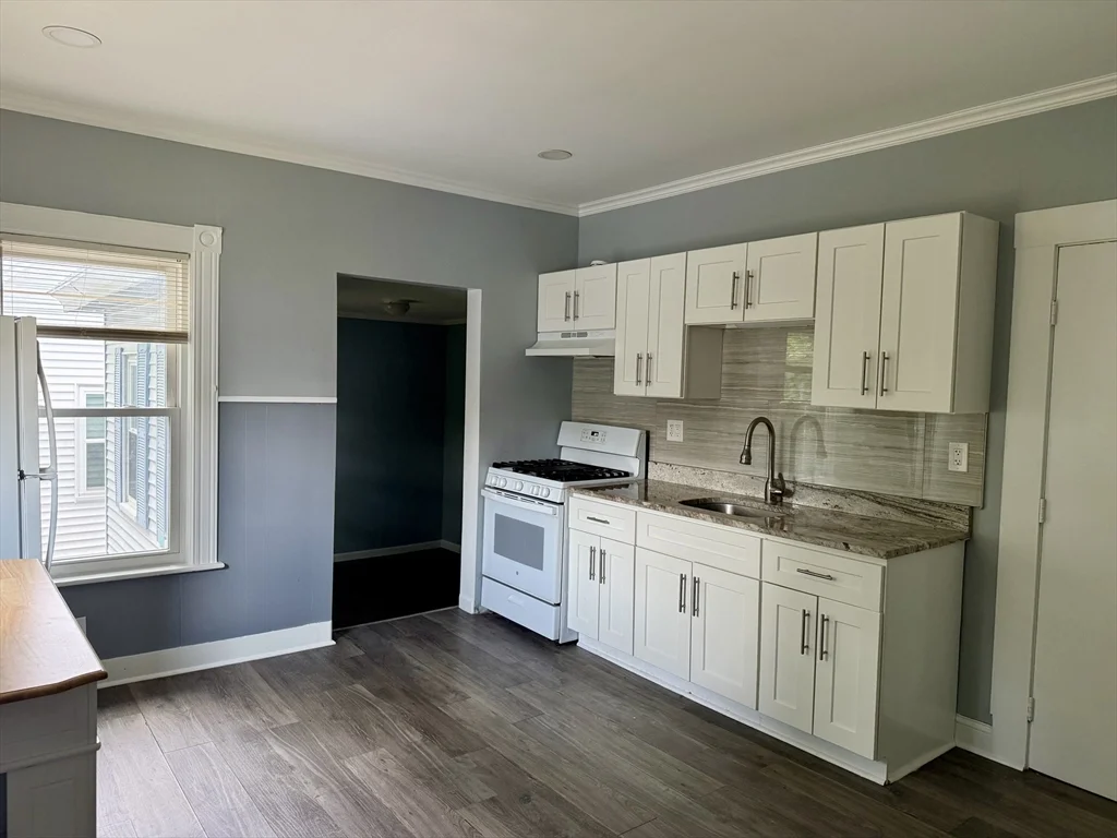 1 bed, 1 bath apartment for rent at 15 Church Ave Unit 4, Woburn — photo 1 of 8