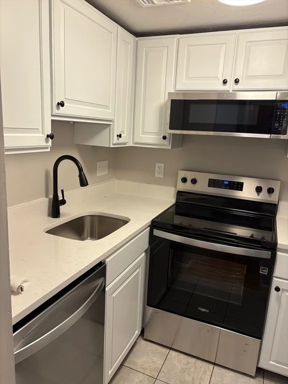 2 bed, 2 bath apartment for rent at 15 Church St Unit 8, Natick — photo 6 of 12