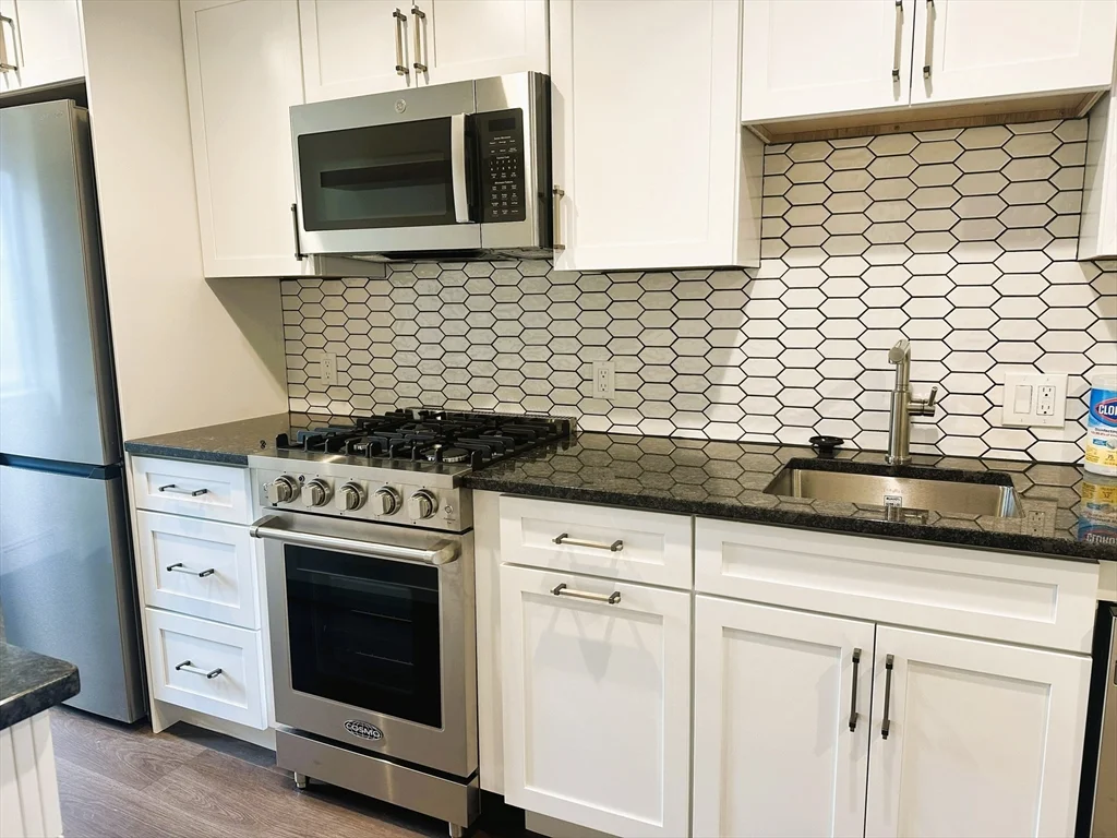 2 bed, 1 bath apartment for rent at 15 Clark Unit 3, North End — photo 1 of 8
