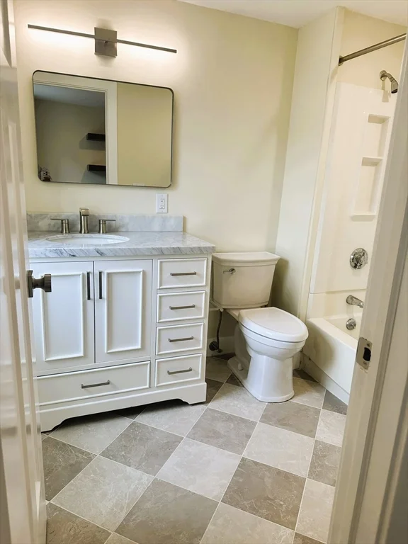 2 bed, 1 bath apartment for rent at 15 Clark Unit 3, North End — photo 6 of 8
