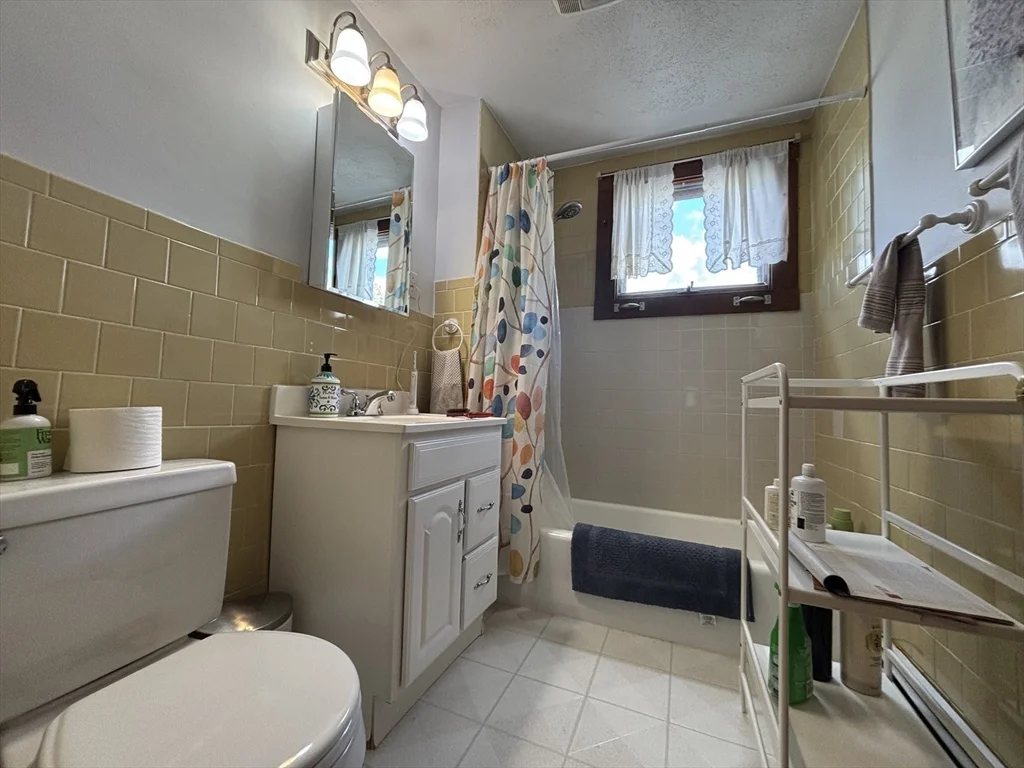 2 bed, 1 bath apartment for rent at 15 Clinton St Unit 1, Newton — photo 12 of 25