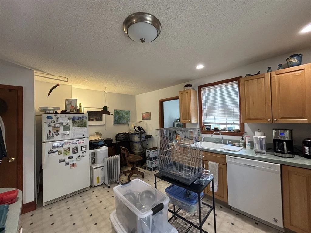 2 bed, 1 bath apartment for rent at 15 Clinton St Unit 1, Newton — photo 8 of 25