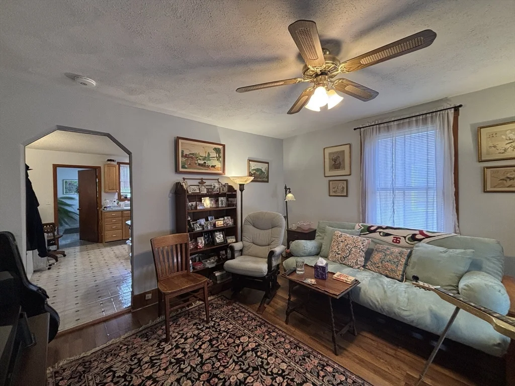 2 bed, 1 bath apartment for rent at 15 Clinton St Unit 1, Newton — photo 6 of 25