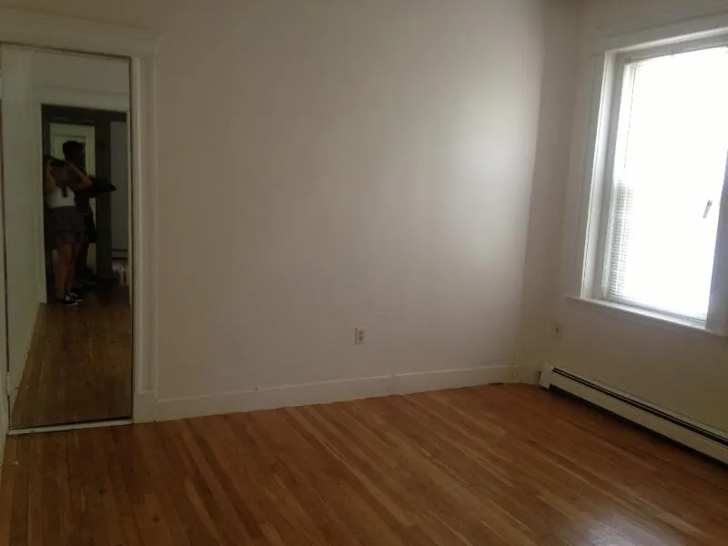 Studio bed, 1 bath apartment for rent at 15 Colborne Rd Unit 5, Brighton — photo 1 of 6