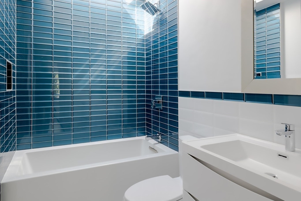 2 bed, 1 bath apartment for rent at 15 Colbourne Crescent Unit 3, Brookline — photo 14 of 20