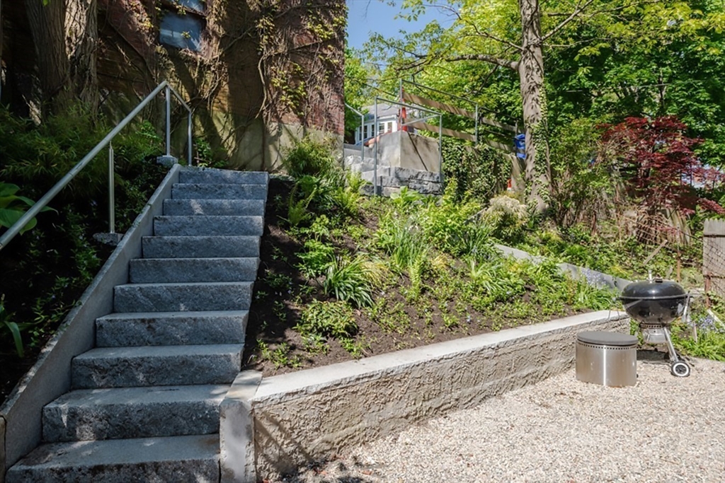 2 bed, 1 bath apartment for rent at 15 Colbourne Crescent Unit 3, Brookline — photo 17 of 20