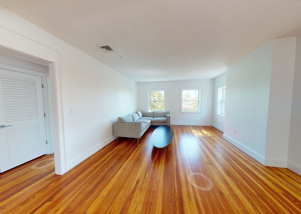 2 bed, 1 bath apartment for rent at 15 Colbourne Crescent Unit 3, Brookline — photo 8 of 20
