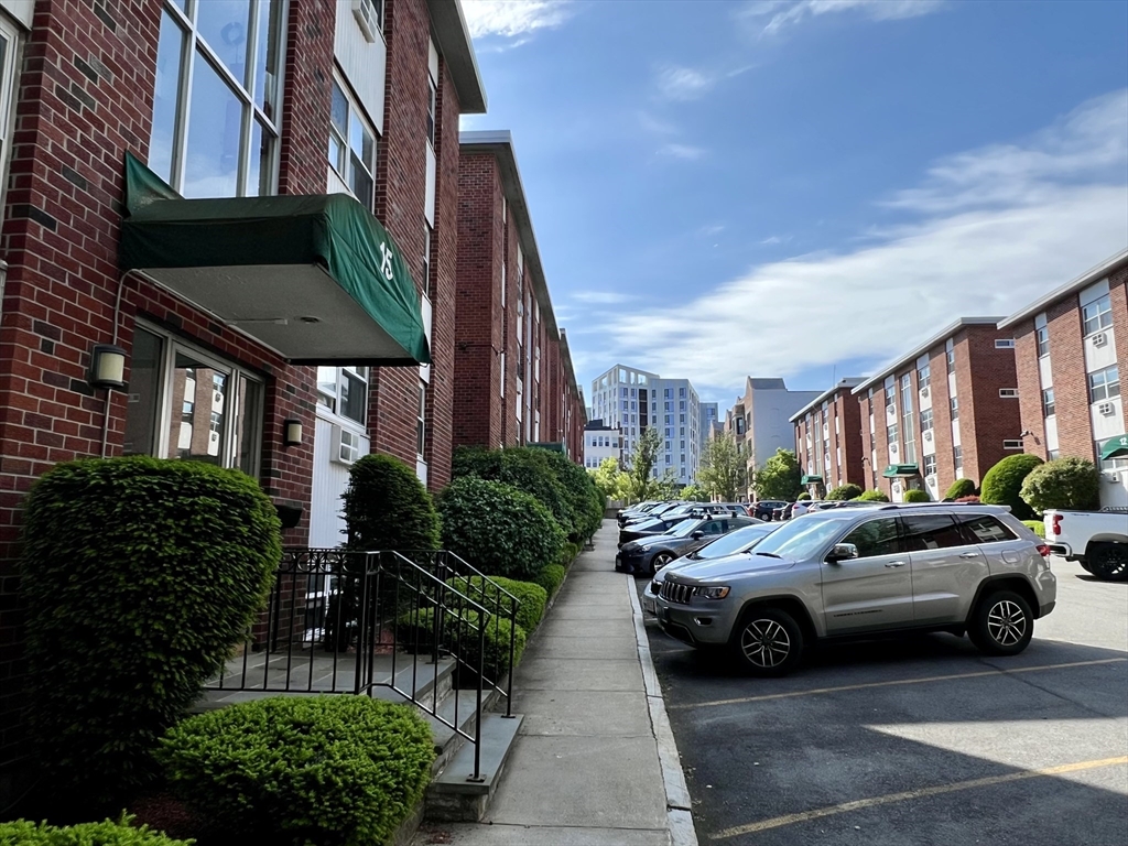 1 bed, 1 bath apartment for rent at 15 Commonwealth Ct Unit 14, Brighton — photo 2 of 10