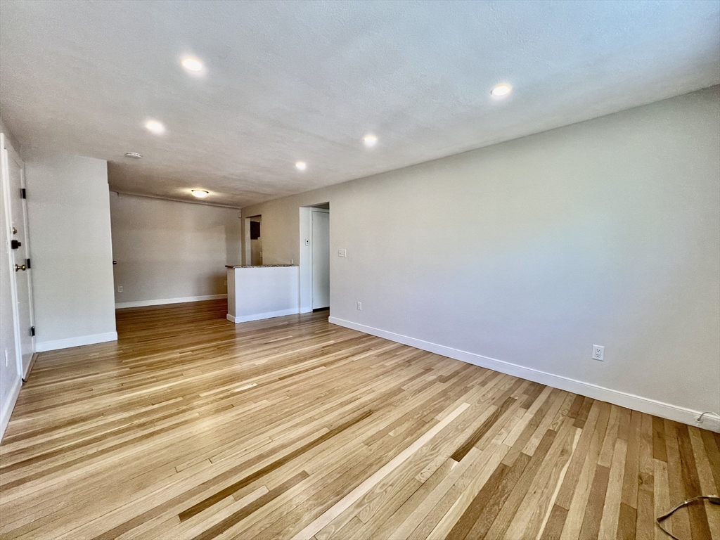 1 bed, 1 bath apartment for rent at 15 Commonwealth Ct Unit 14, Brighton — photo 4 of 10