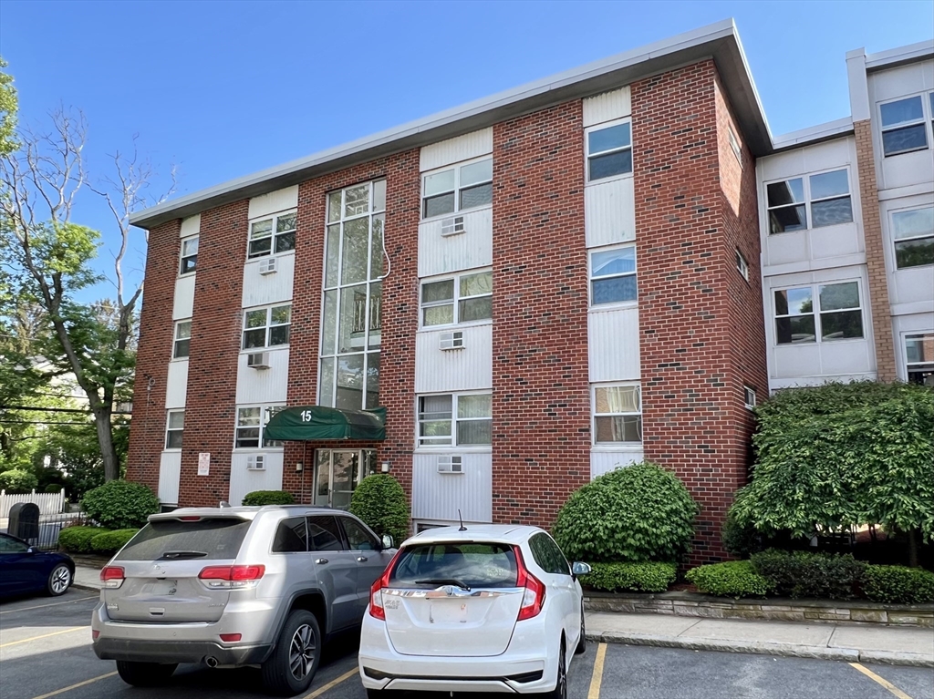 1 bed, 1 bath apartment for rent at 15 Commonwealth Ct Unit 14, Brighton — photo 1 of 10