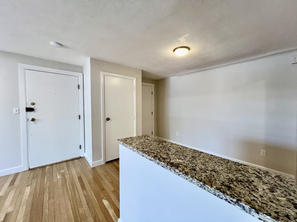 1 bed, 1 bath apartment for rent at 15 Commonwealth Ct Unit 14, Brighton — photo 7 of 10