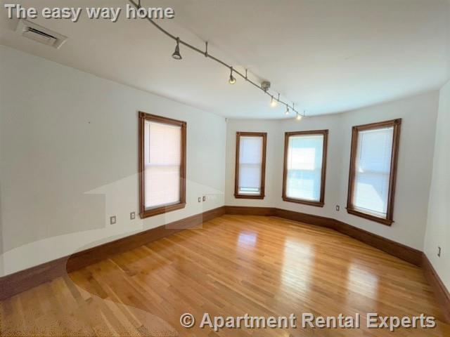 2 bed, 2 bath apartment for rent at 15 Conwell St Unit 2, Davis Square — photo 5 of 21
