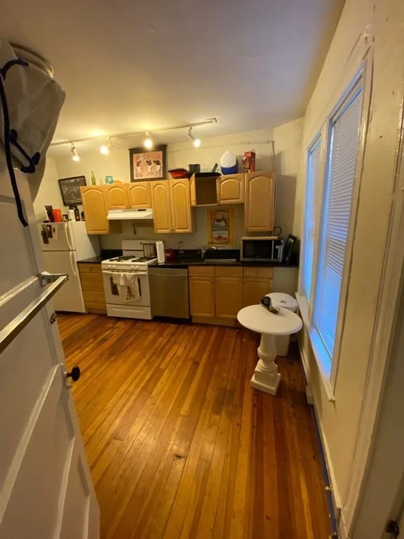 1 bed, 1 bath apartment for rent at 15 Cooper St Unit 1, North End — photo 7 of 22