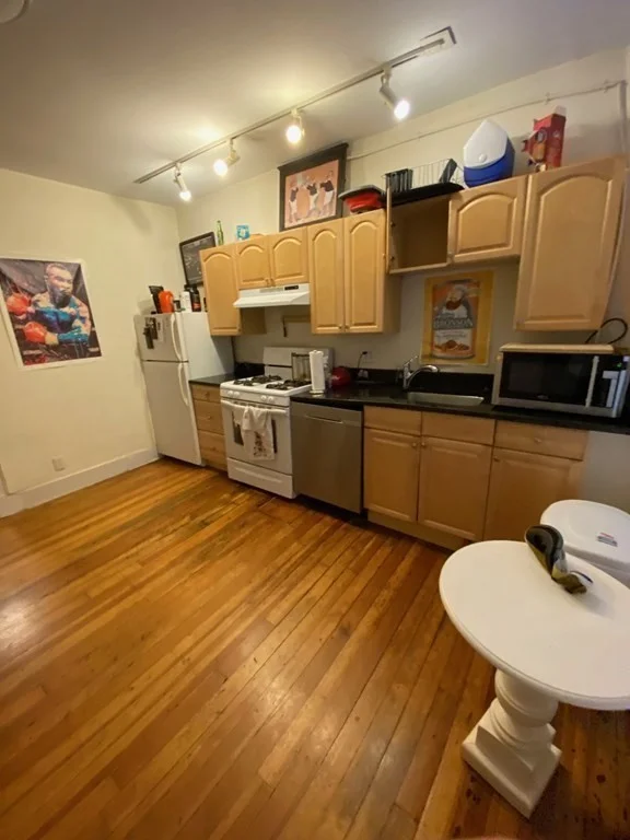 1 bed, 1 bath apartment for rent at 15 Cooper St Unit 1, North End — photo 8 of 22