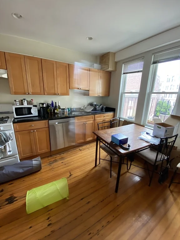 2 bed, 1 bath apartment for rent at 15 Cooper St Unit 4, North End — photo 2 of 18