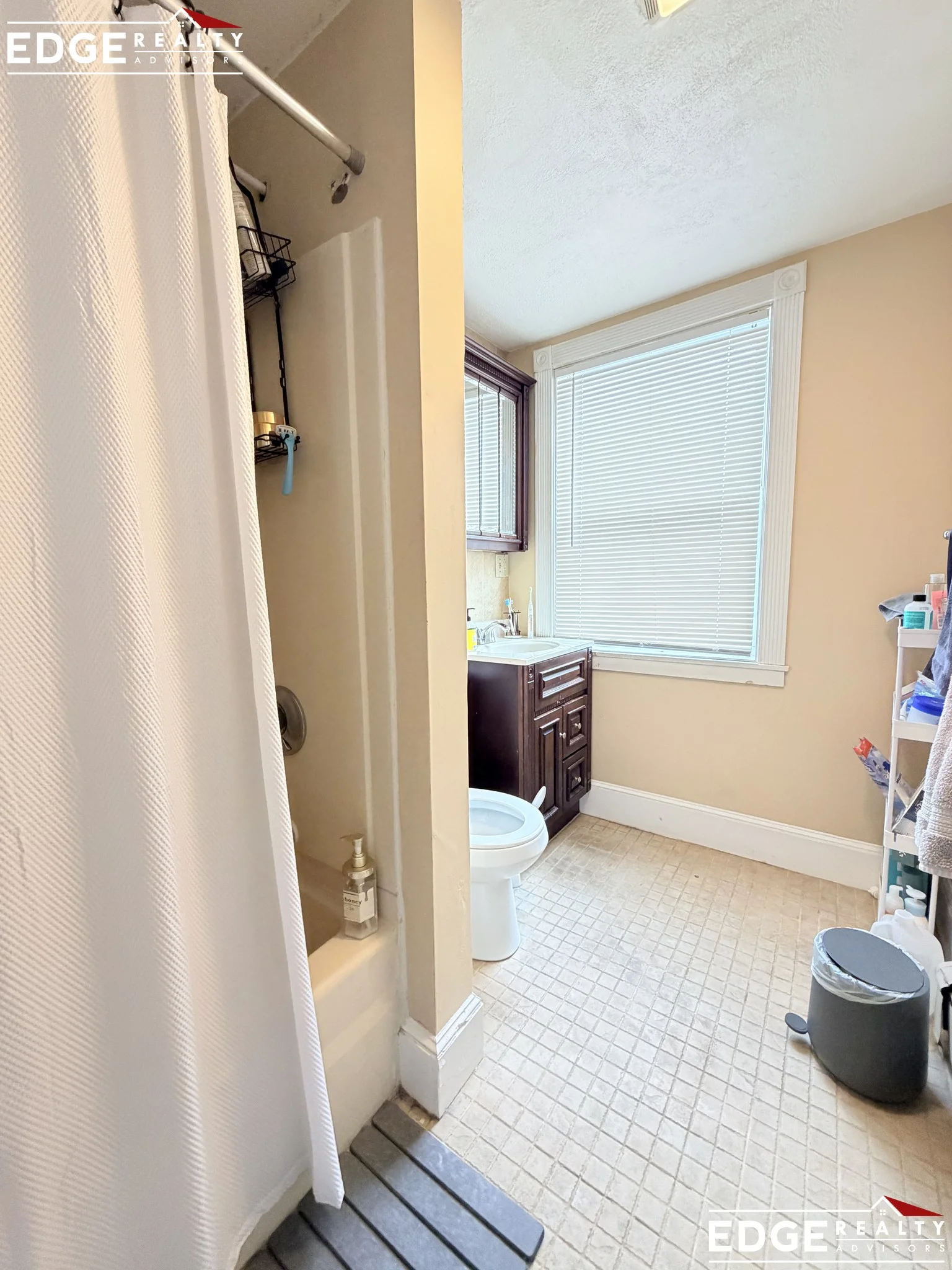 4 bed, 1 bath apartment for rent at 15 Cottage St Unit 2, South Boston — photo 10 of 11