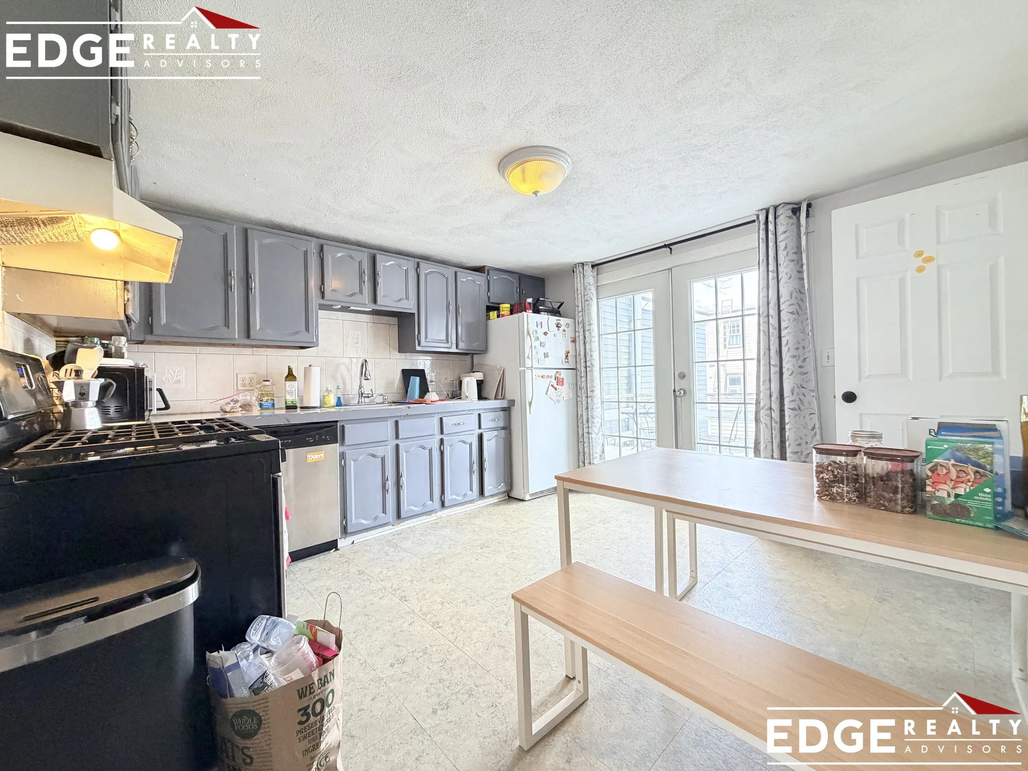 4 bed, 1 bath apartment for rent at 15 Cottage St Unit 2, South Boston — photo 2 of 11