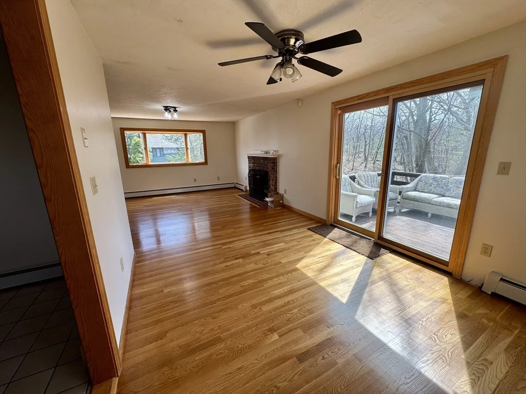 4 bed, 1 bath apartment for rent at 15 Curlew St Unit single, West Roxbury — photo 10 of 39