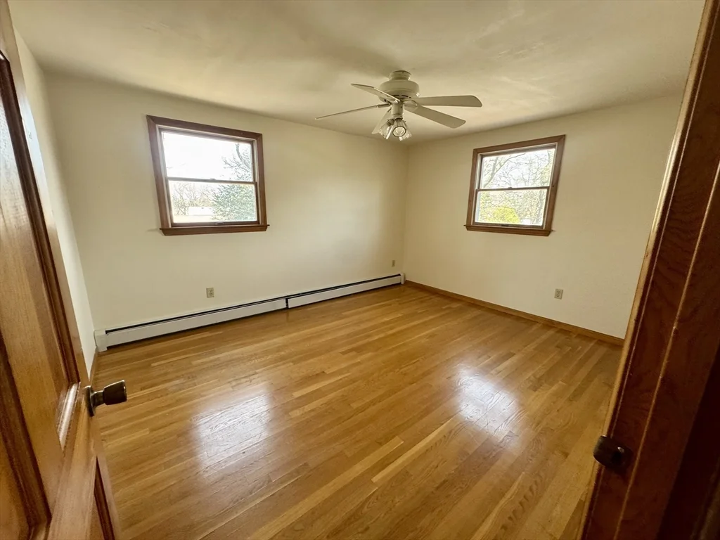 4 bed, 1 bath apartment for rent at 15 Curlew St Unit single, West Roxbury — photo 15 of 39