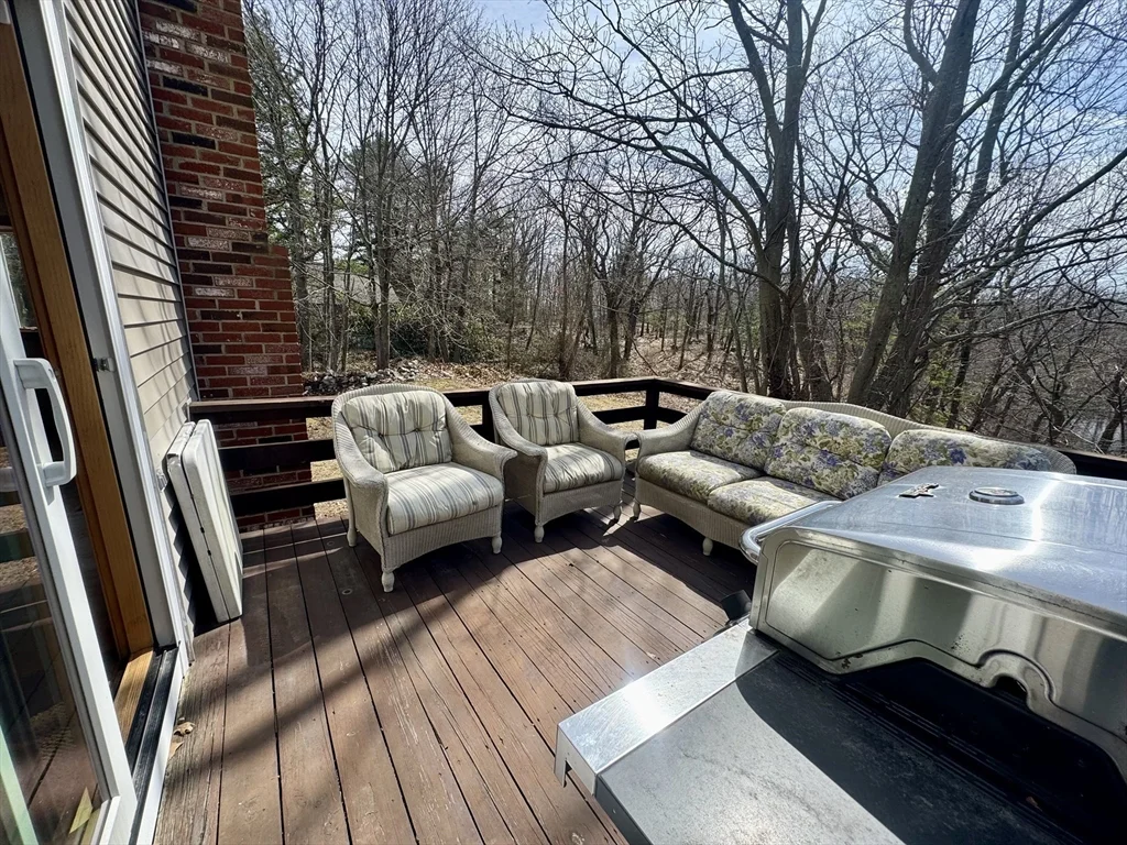 4 bed, 1 bath apartment for rent at 15 Curlew St Unit single, West Roxbury — photo 31 of 39