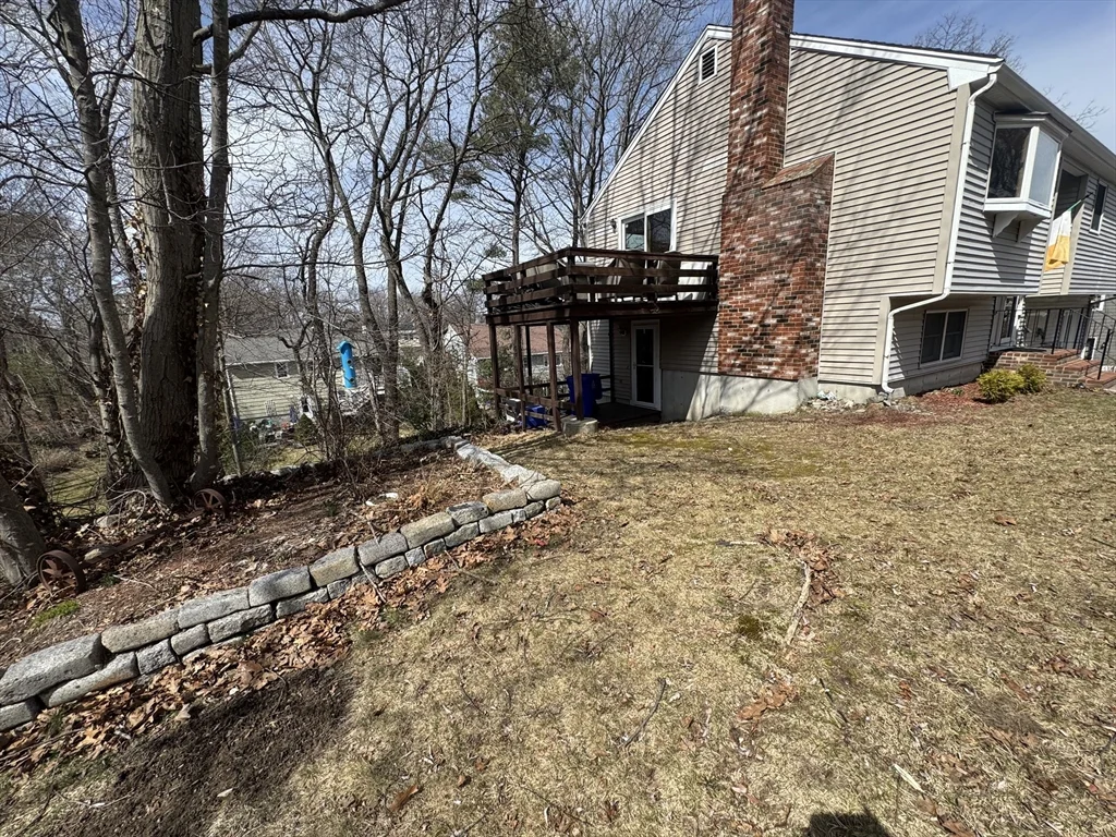 4 bed, 1 bath apartment for rent at 15 Curlew St Unit single, West Roxbury — photo 36 of 39