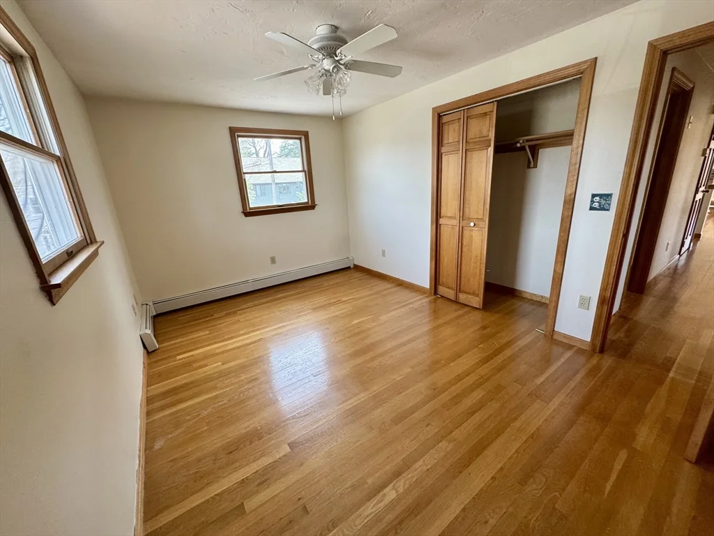 4 bed, 1 bath apartment for rent at 15 Curlew St Unit single, West Roxbury — photo 16 of 39
