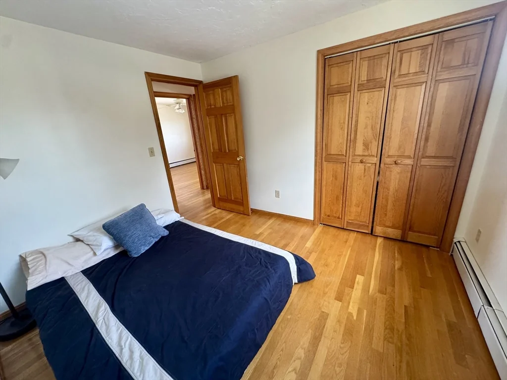 4 bed, 1 bath apartment for rent at 15 Curlew St Unit single, West Roxbury — photo 14 of 39