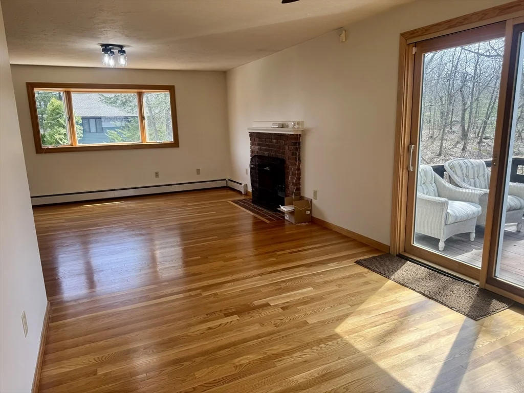 4 bed, 1 bath apartment for rent at 15 Curlew St Unit single, West Roxbury — photo 9 of 39