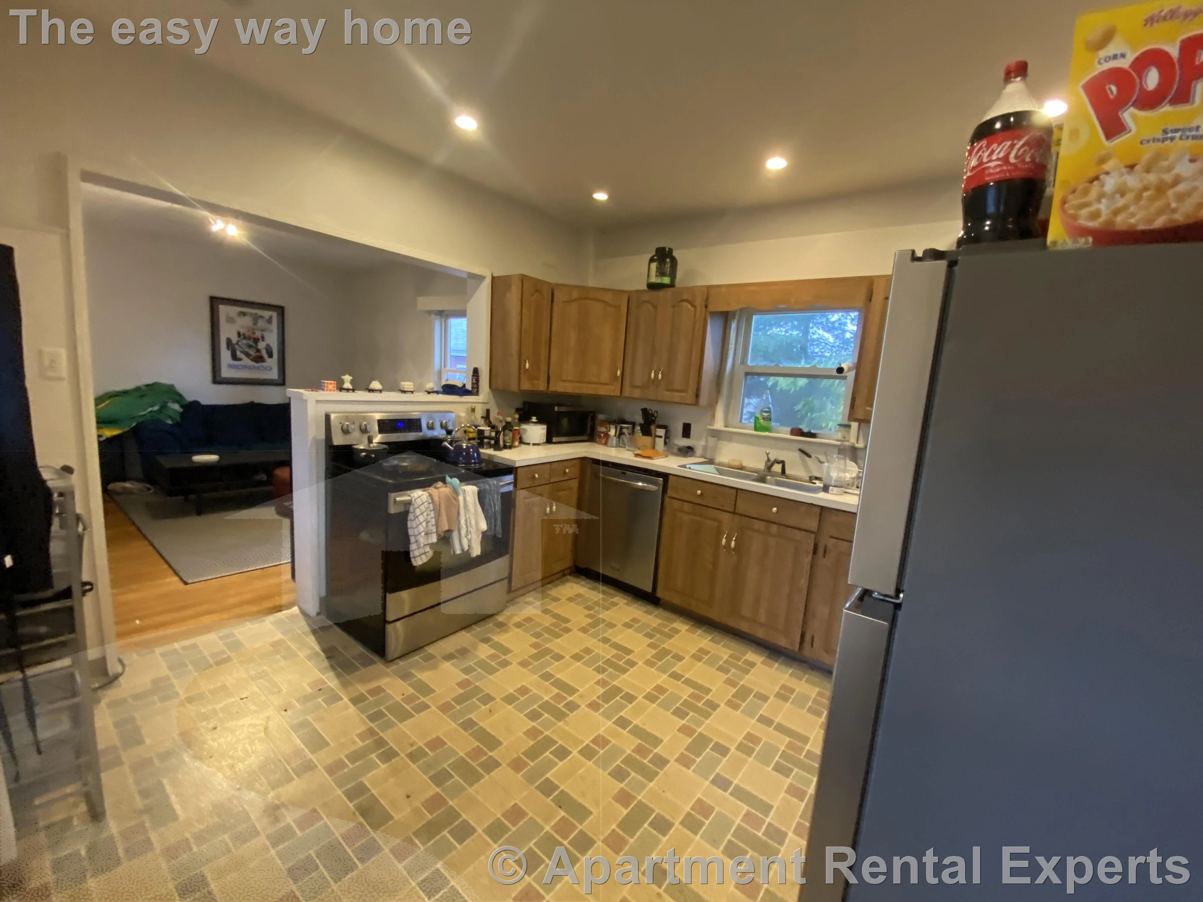 5 bed, 1 bath apartment for rent at 15 Curtis Ave Unit 2, Tufts — photo 1 of 16