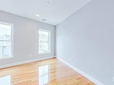 2 bed, 2 bath apartment for rent at 15 Dana Ave Unit 3, Hyde Park — photo 4 of 8