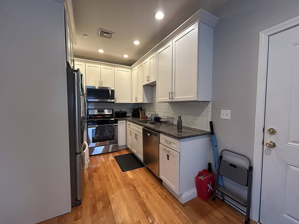 2 bed, 2 bath apartment for rent at 15 Dana Ave Unit 4, Hyde Park — photo 6 of 17