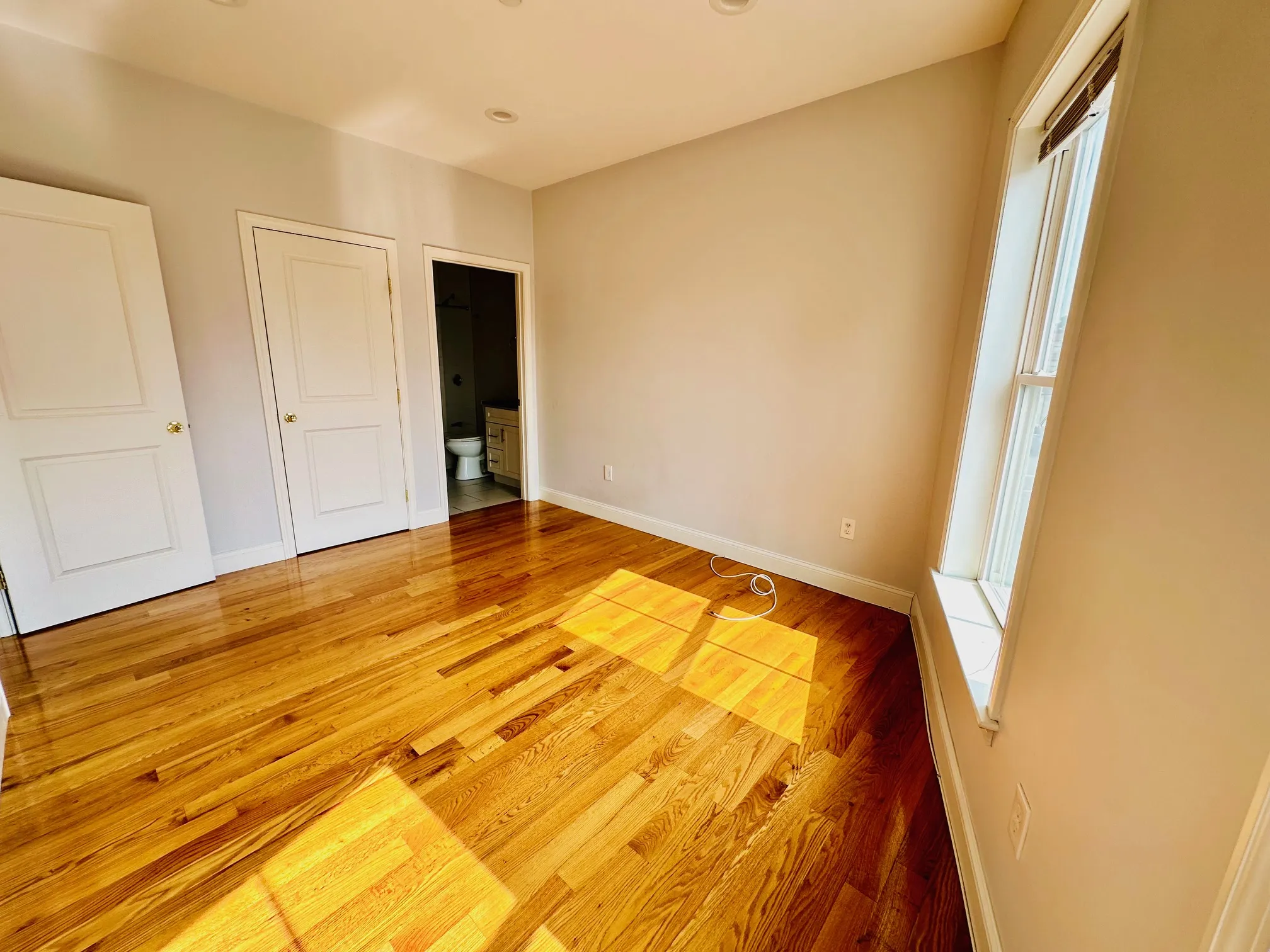 2.5 bed, 2 bath apartment for rent at 15 Dana Ave Unit 6, Hyde Park — photo 10 of 17