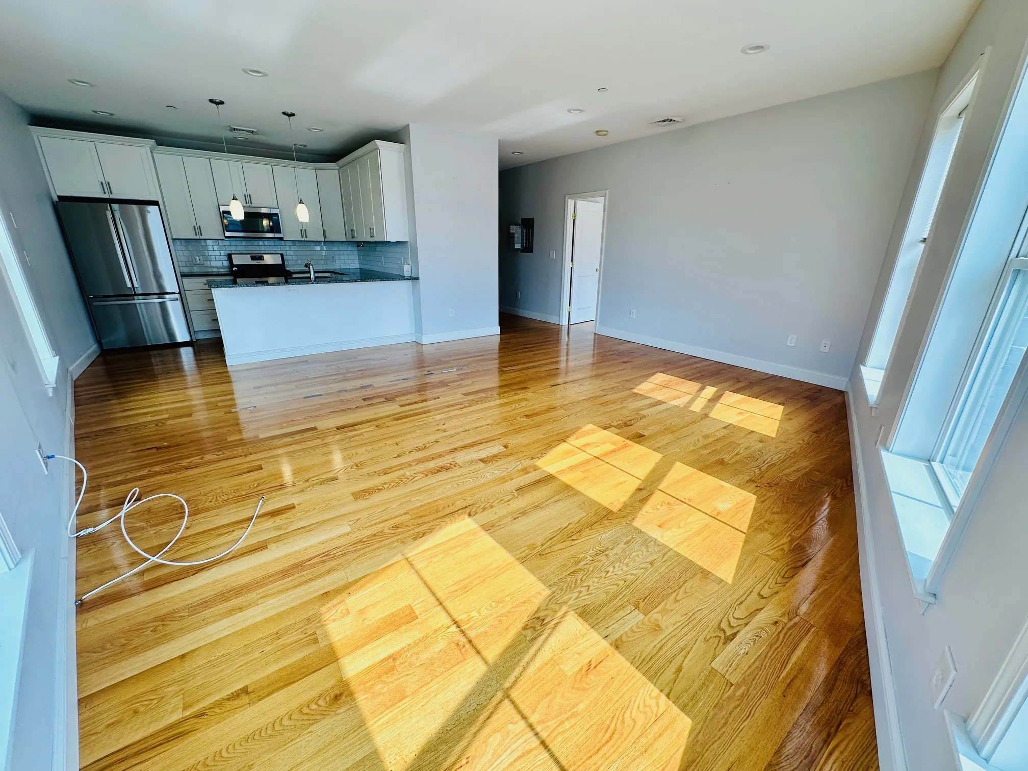 2.5 bed, 2 bath apartment for rent at 15 Dana Ave Unit 6, Hyde Park — photo 5 of 17
