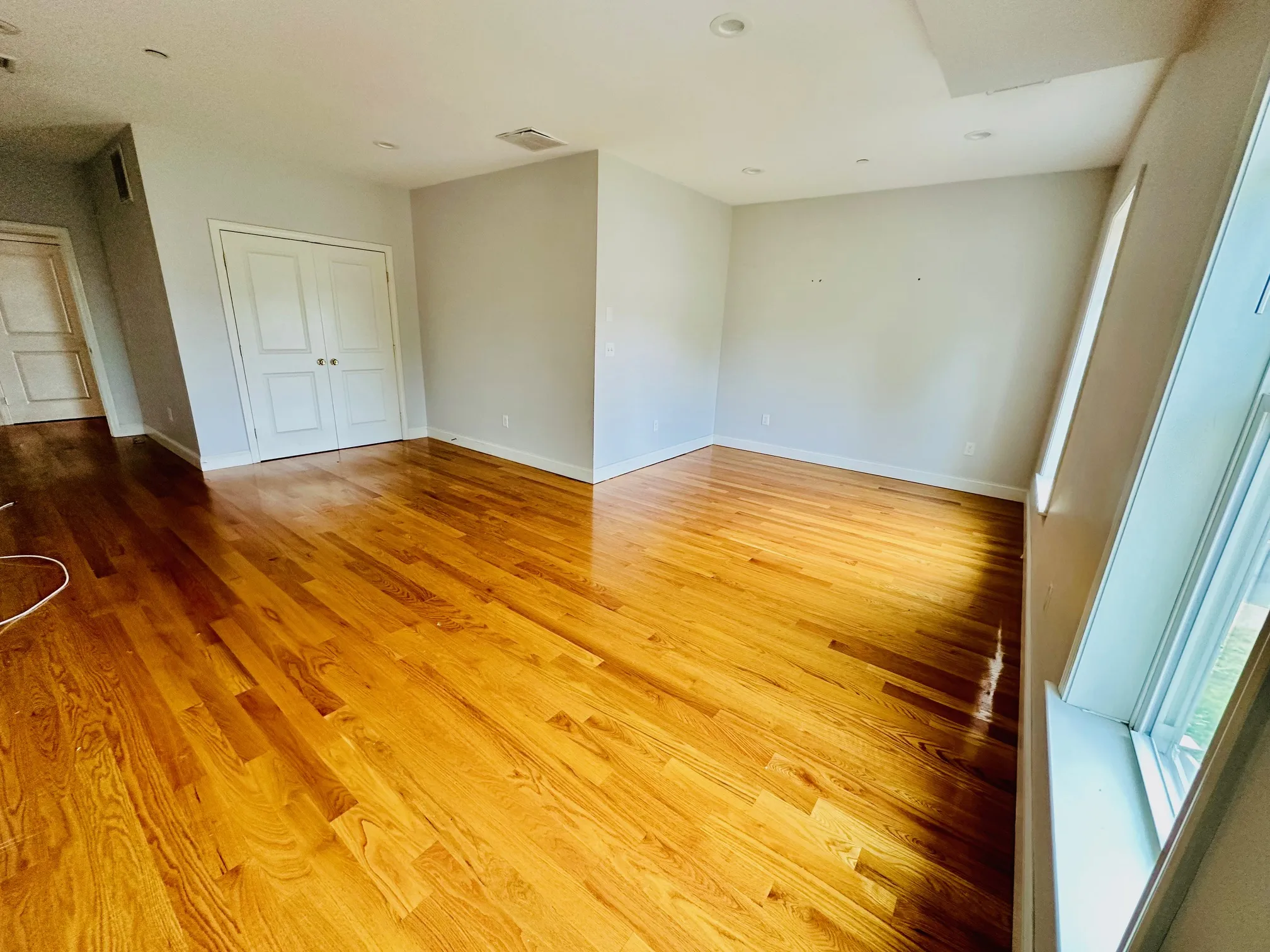 2.5 bed, 2 bath apartment for rent at 15 Dana Ave Unit 6, Hyde Park — photo 8 of 17