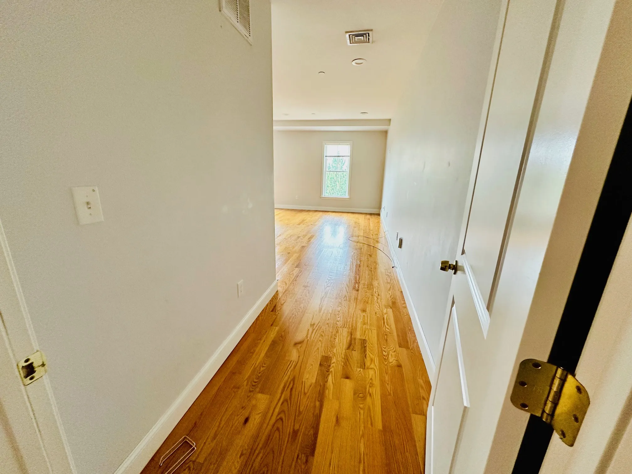 2.5 bed, 2 bath apartment for rent at 15 Dana Ave Unit 6, Hyde Park — photo 6 of 17