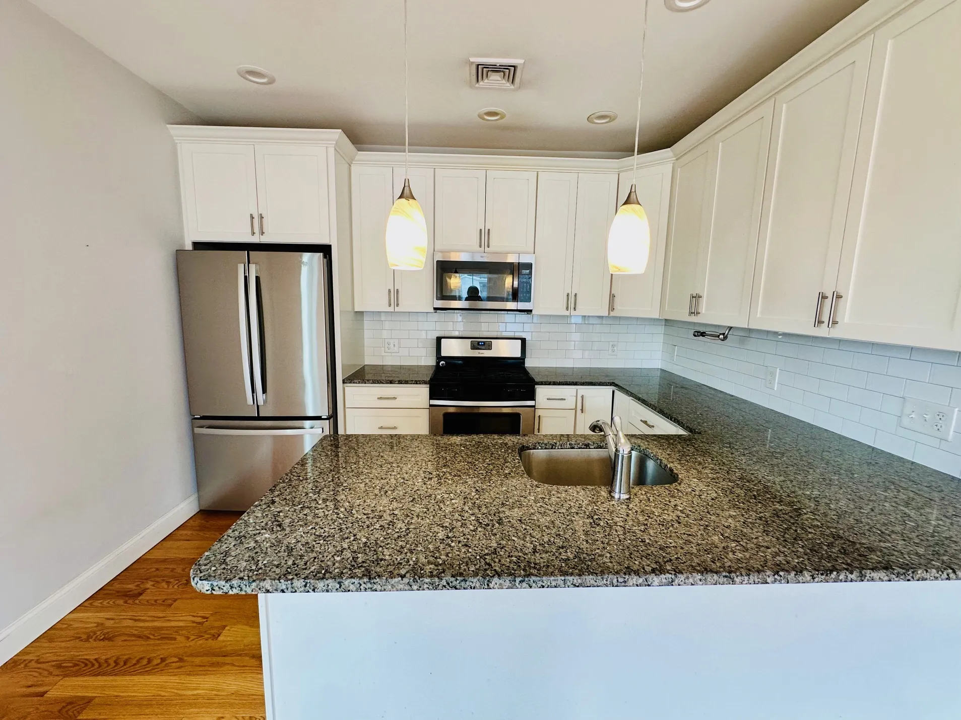 2.5 bed, 2 bath apartment for rent at 15 Dana Ave Unit 6, Hyde Park — photo 2 of 17
