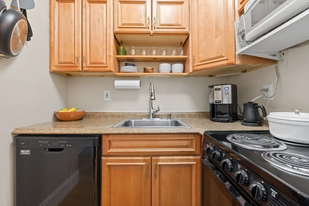 1 bed, 1 bath apartment for rent at 15 Dartmouth St Unit A, South End — photo 7 of 13